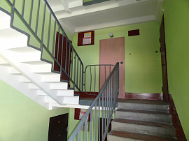 Этаж (лестничная площадка на этаже) - фото №3