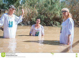 Пить воду с реки иордан - фото №8