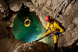 Посещение пещеры и спуск под землю