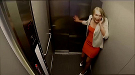 Поднятие или опускание в лифте
