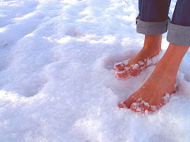 Ходить босиком по снегу - фото №4