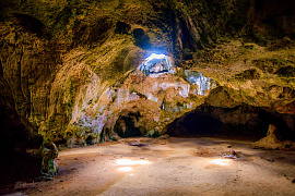 Пещеру