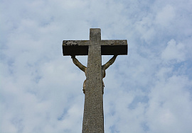 Крест, повернутый вершиной в землю