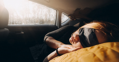 Что значит Автомобиль в снах женщины во сне