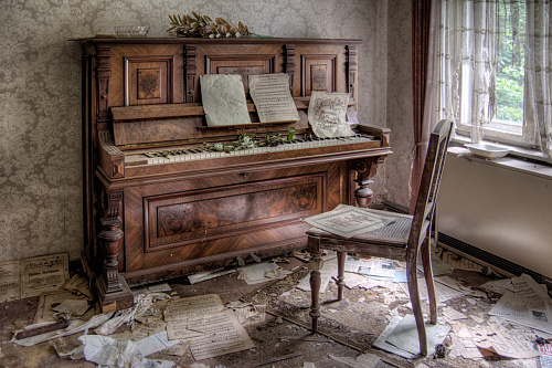 Что значит Пианино старинное во сне